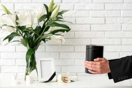 Urne en bois, en c&eacute;ramique ou biod&eacute;gradable, comment choisir apr&egrave;s une cr&eacute;mation &agrave; B&eacute;ziers ?